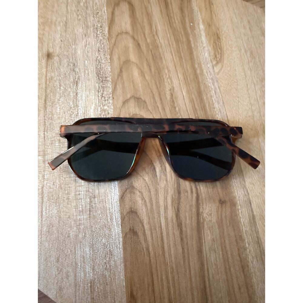 6/$25 Brown Tortuous Shell Square Dark Lenses Sunglasses - Picture 2 of 5